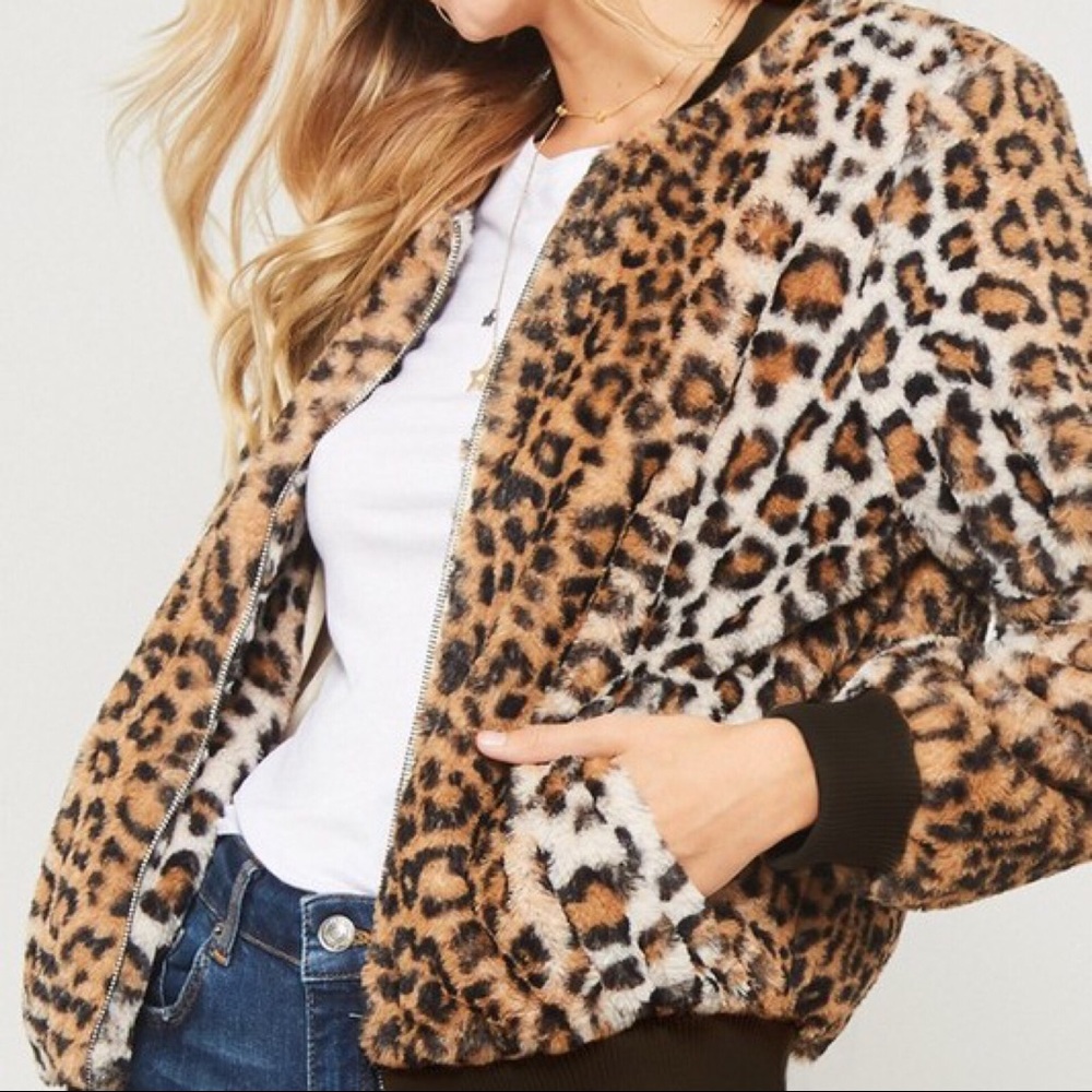 1 LEFT‼️So Soft & Fuzzy Leopard Bomber - Picture 5 of 8